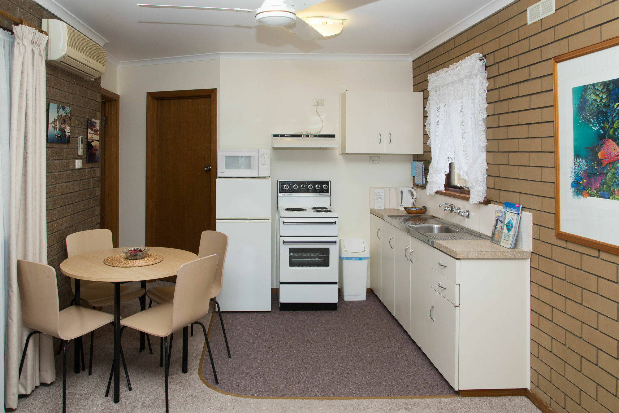 Sandpiper Holiday Apartments 엔트런스호수 외부 사진